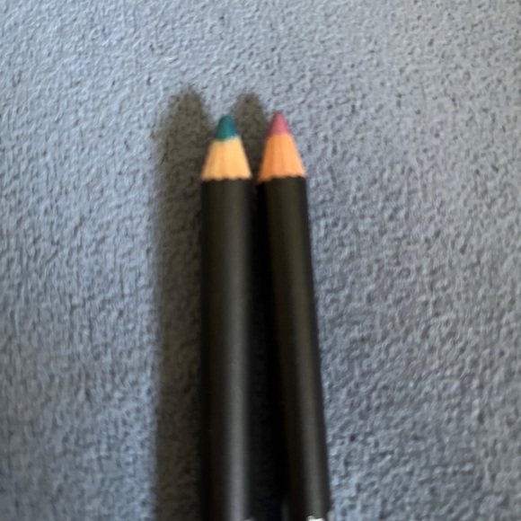 NWOB Italia Deluxe Eyeliners - Picture 2 of 4